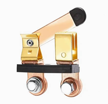 Blade-style battery disconnect switch for classic Corvette C3 Close-up of a blade-style lever battery disconnect switch used for classic Chevrolet Corvette C3 electrical isolation