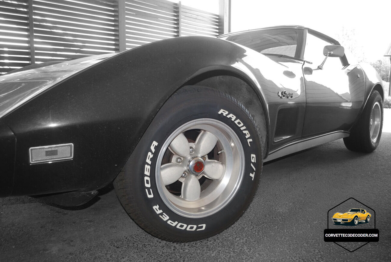 1976 Corvette C3 side view showcasing shark-like body lines – my own classic Stingray