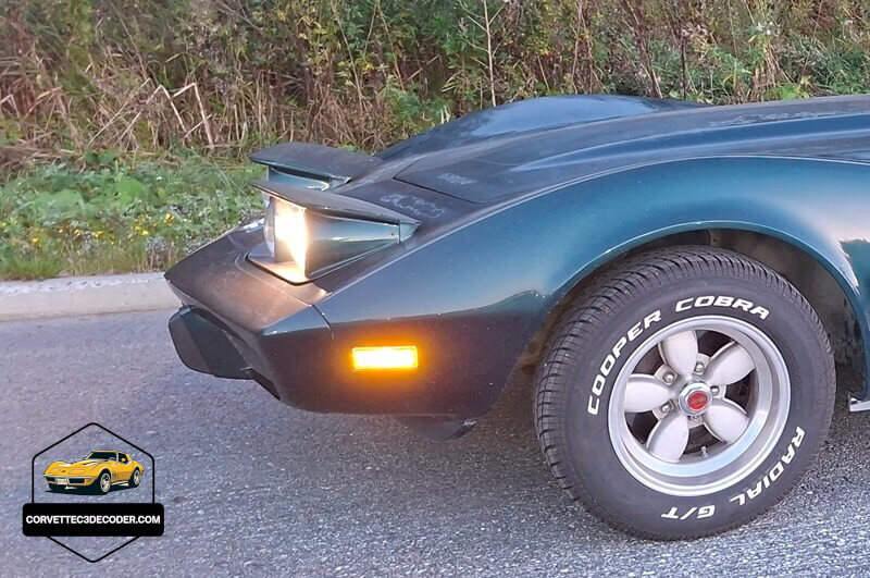 1976 Corvette C3 pop-up headlights open – my own classic Shark