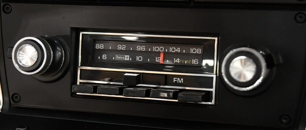 1977 Corvette C3 stereo radio