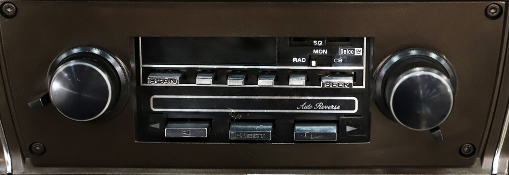1982 Corvette C3 stereo radio