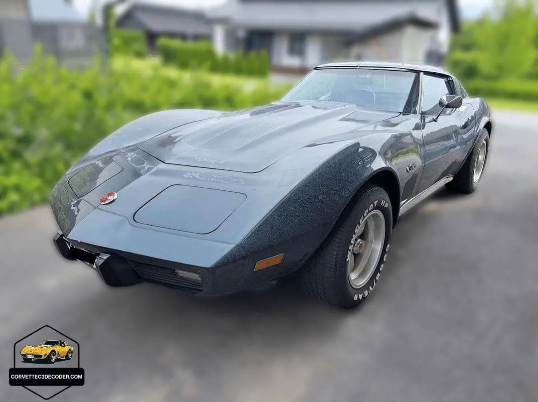 1976 Chevrolet Corvette C3 Coupe in Dark Green 1976 Chevrolet Corvette C3 coupe with L48 engine and original Quadrajet carburetor in factory Dark Green paint